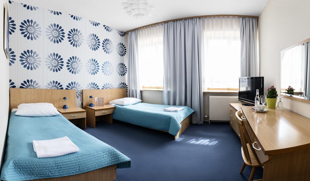 Hotel Piemont Pabianice Buitenkant foto