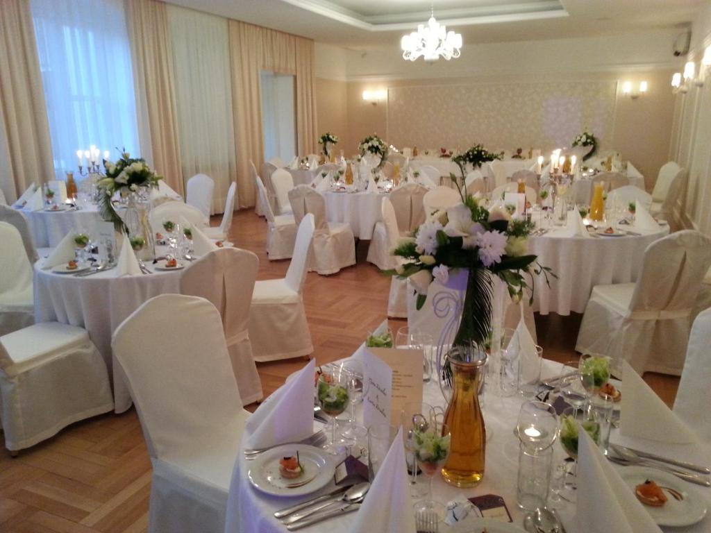 Hotel Piemont Pabianice Buitenkant foto