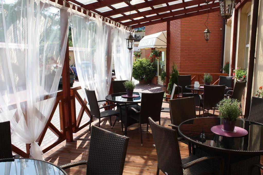 Hotel Piemont Pabianice Buitenkant foto
