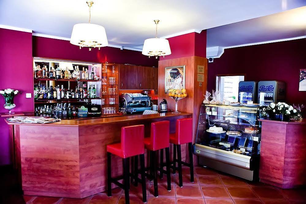 Hotel Piemont Pabianice Buitenkant foto